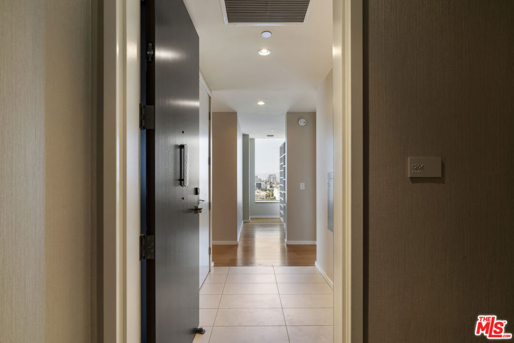 889 Francisco Street 1206