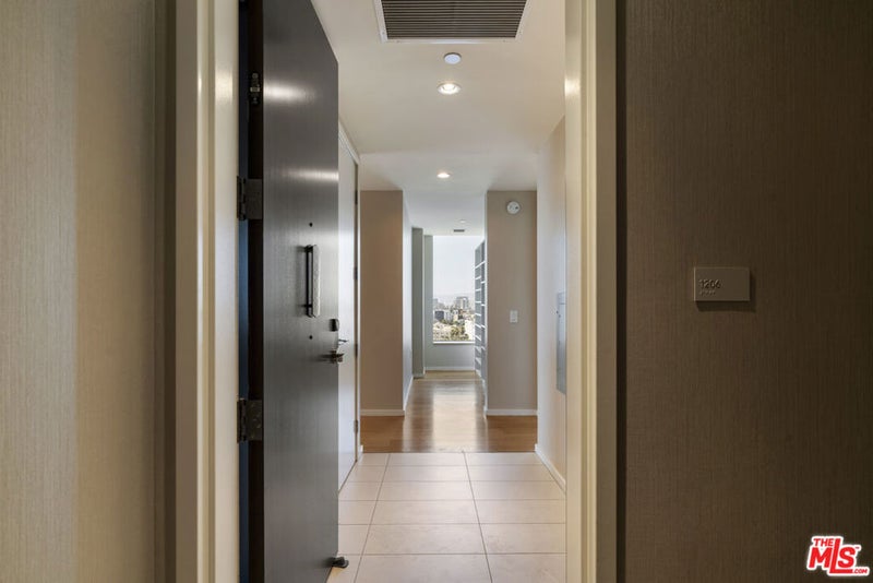 889 Francisco Street 1206
