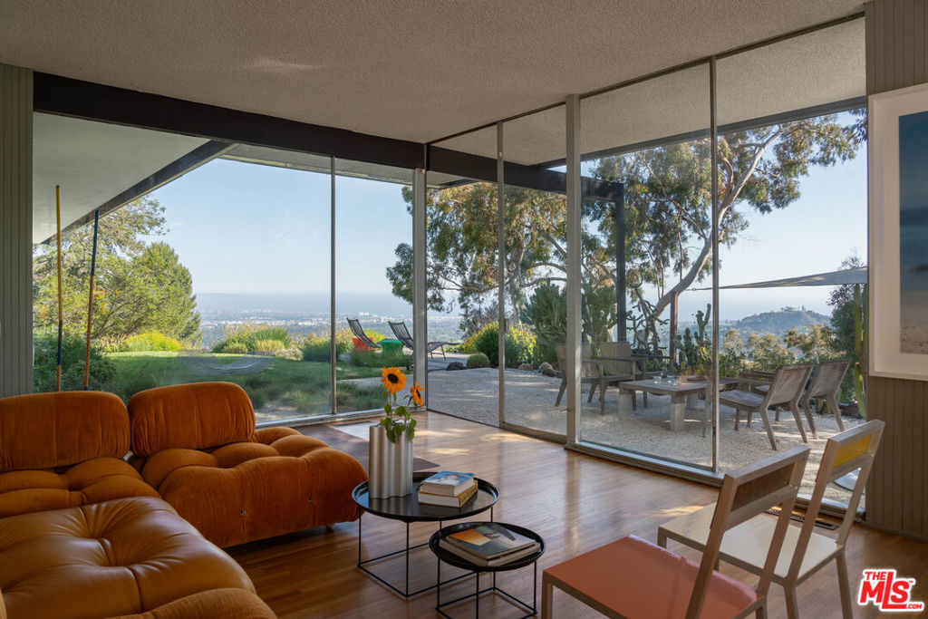 Properties 4 1531 N Tigertail Road
