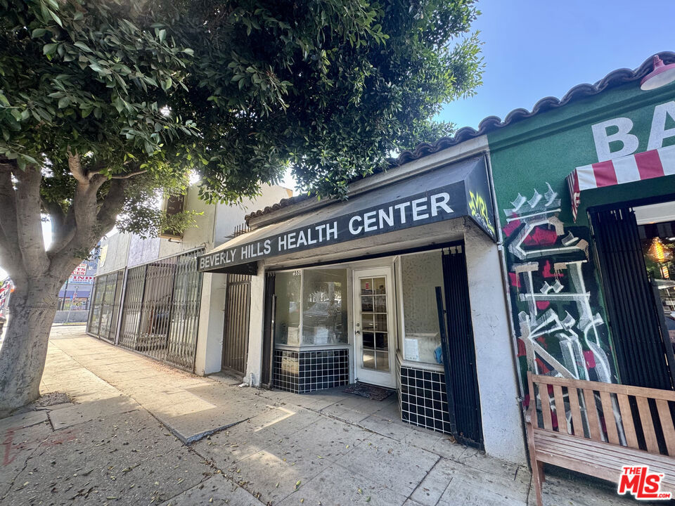 551 S Fairfax Avenue