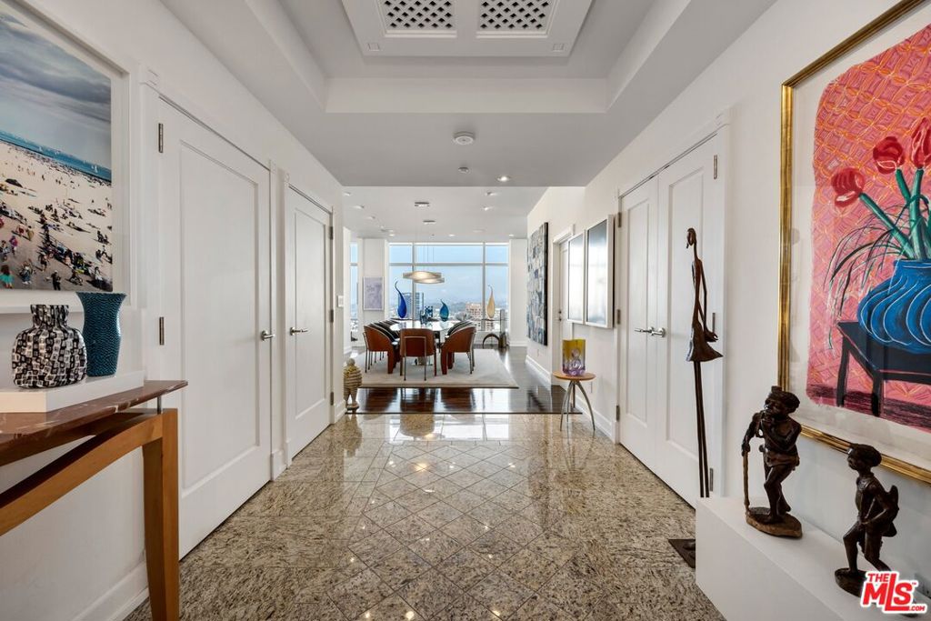 Properties 4 900 W Olympic Boulevard 46G