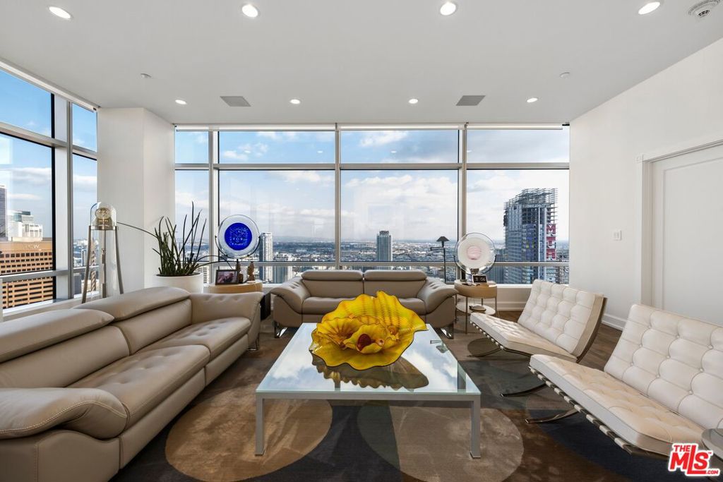 Properties 2 900 W Olympic Boulevard 46G