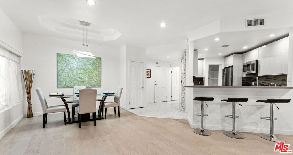 1160 Granville Avenue 108