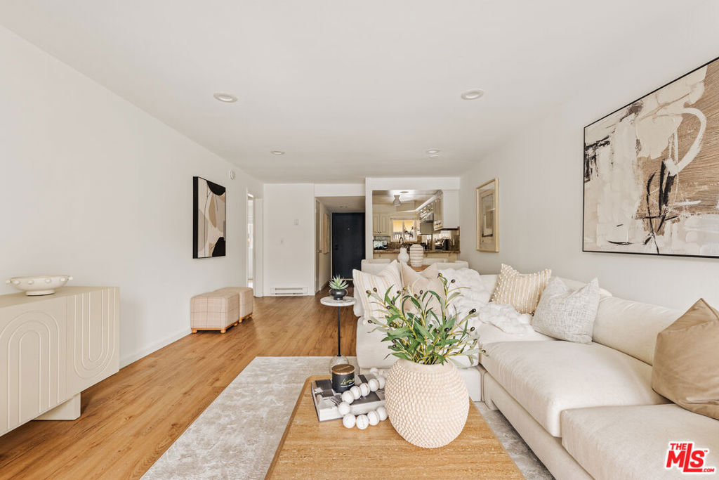 770 W Imperial Avenue 32