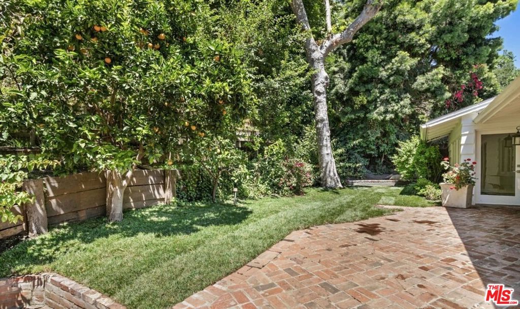 3933 Mandeville Canyon Road