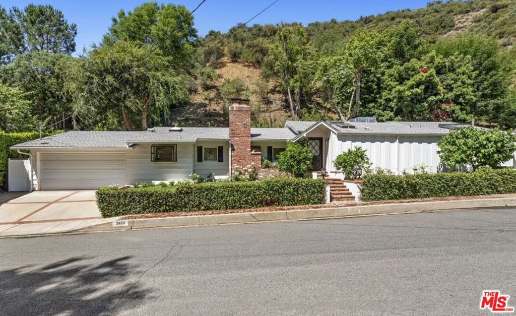 3933 Mandeville Canyon Road