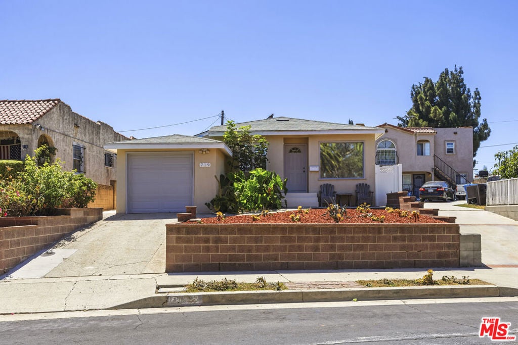 719 N Cabrillo Avenue