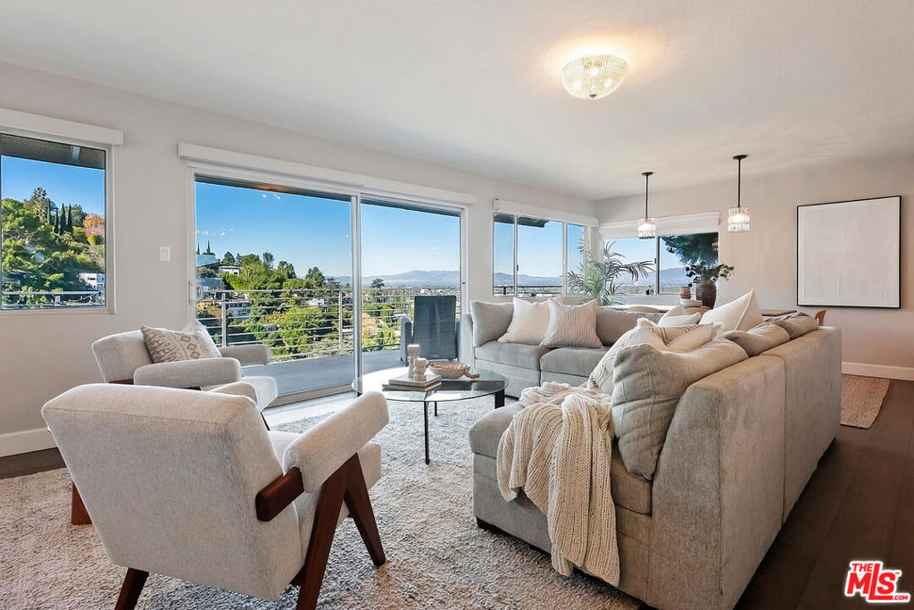 3909 Glenridge Drive