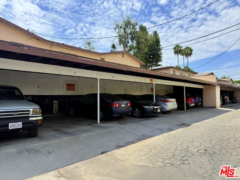 19419 Victory Boulevard