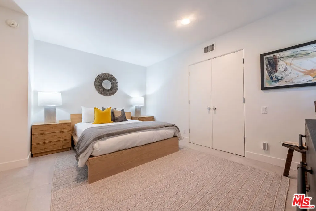 Encino, California 91436, United States, 5 Bedrooms Bedrooms, ,5 BathroomsBathrooms,Residential,Active,236024