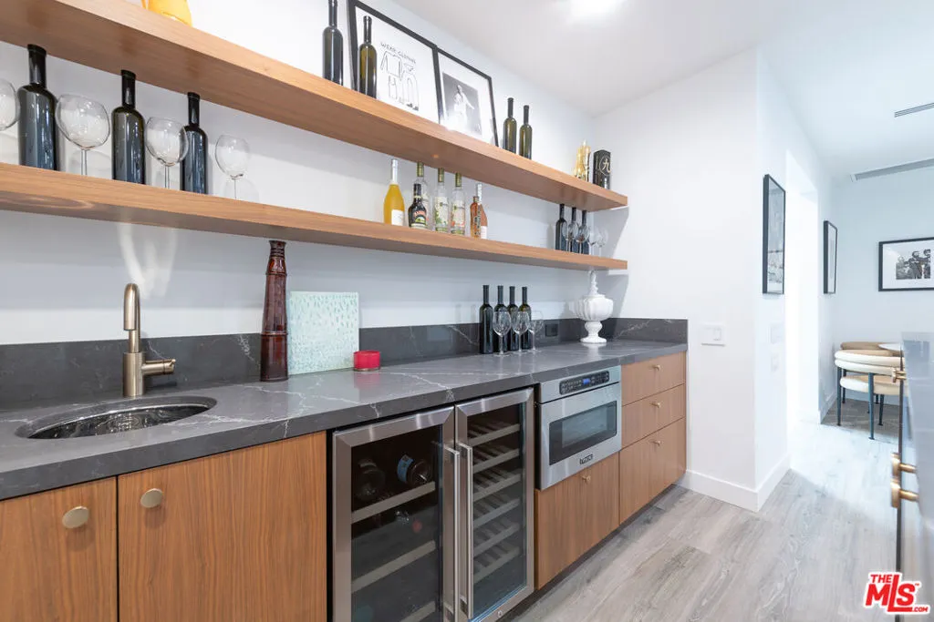 Encino, California 91436, United States, 5 Bedrooms Bedrooms, ,5 BathroomsBathrooms,Residential,Active,236024