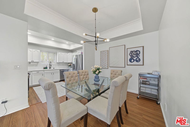 309 S Mariposa Avenue 101
