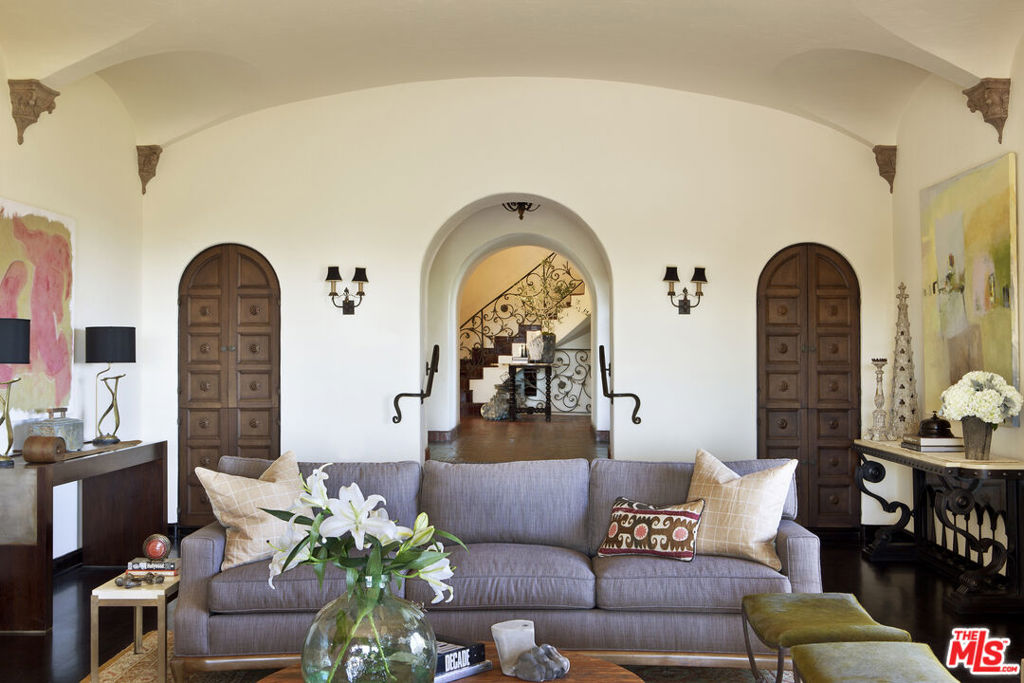 2400 Inverness Avenue