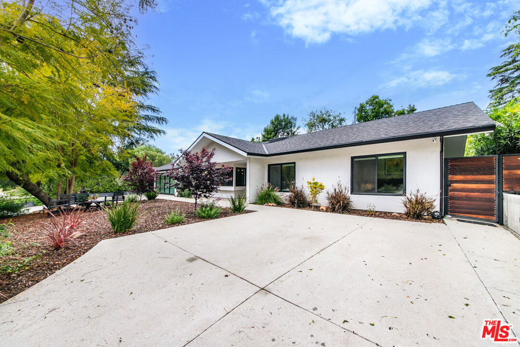 1865 El Monte Drive