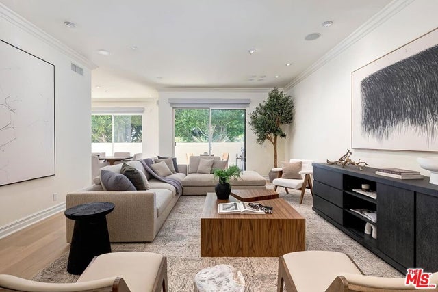2279 Century Hill, Los Angeles