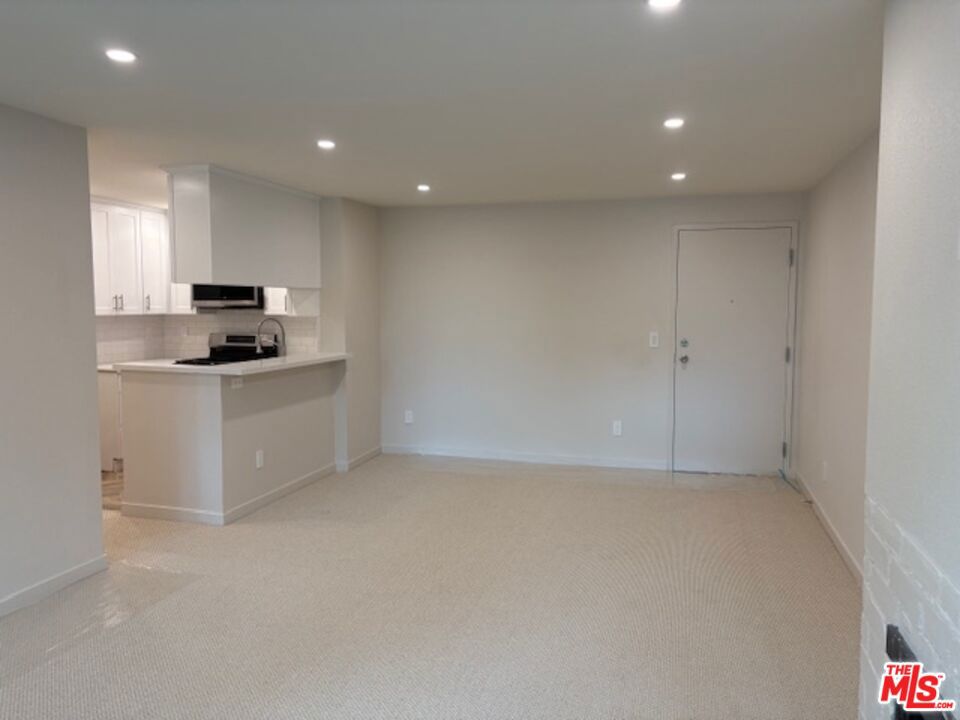 6605 Green Valley Circle 215