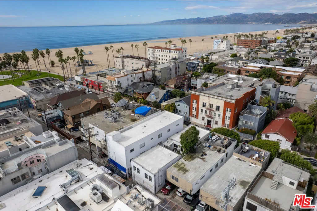 Venice, California 90291, United States, 4 Bedrooms Bedrooms, ,4 BathroomsBathrooms,Residential,Active,248668