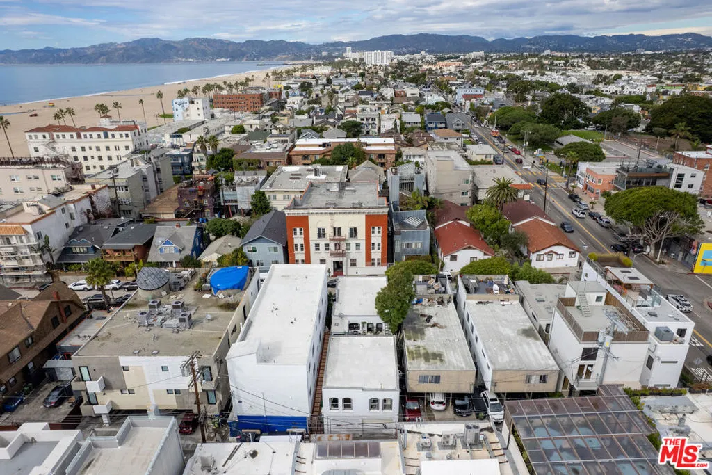 Venice, California 90291, United States, 4 Bedrooms Bedrooms, ,4 BathroomsBathrooms,Residential,Active,248668