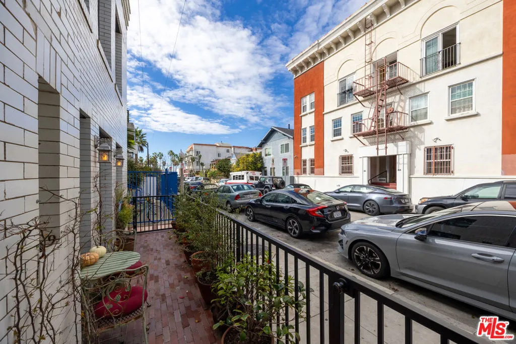 Venice, California 90291, United States, 4 Bedrooms Bedrooms, ,4 BathroomsBathrooms,Residential,Active,248668