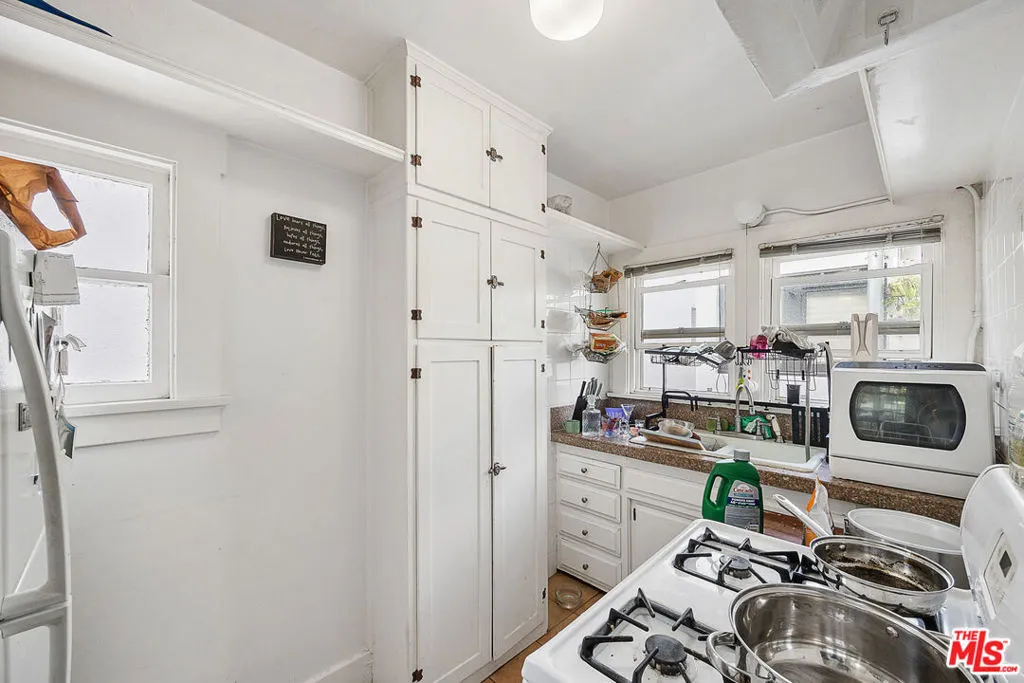 Venice, California 90291, United States, 4 Bedrooms Bedrooms, ,4 BathroomsBathrooms,Residential,Active,248668