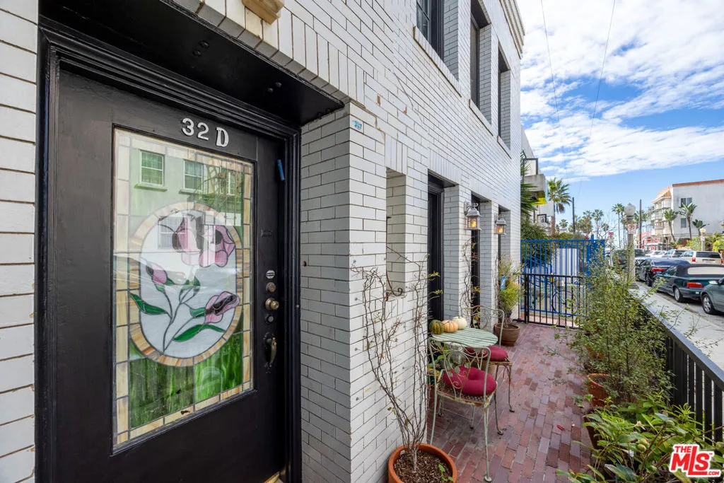 Venice, California 90291, United States, 4 Bedrooms Bedrooms, ,4 BathroomsBathrooms,Residential,Active,248668