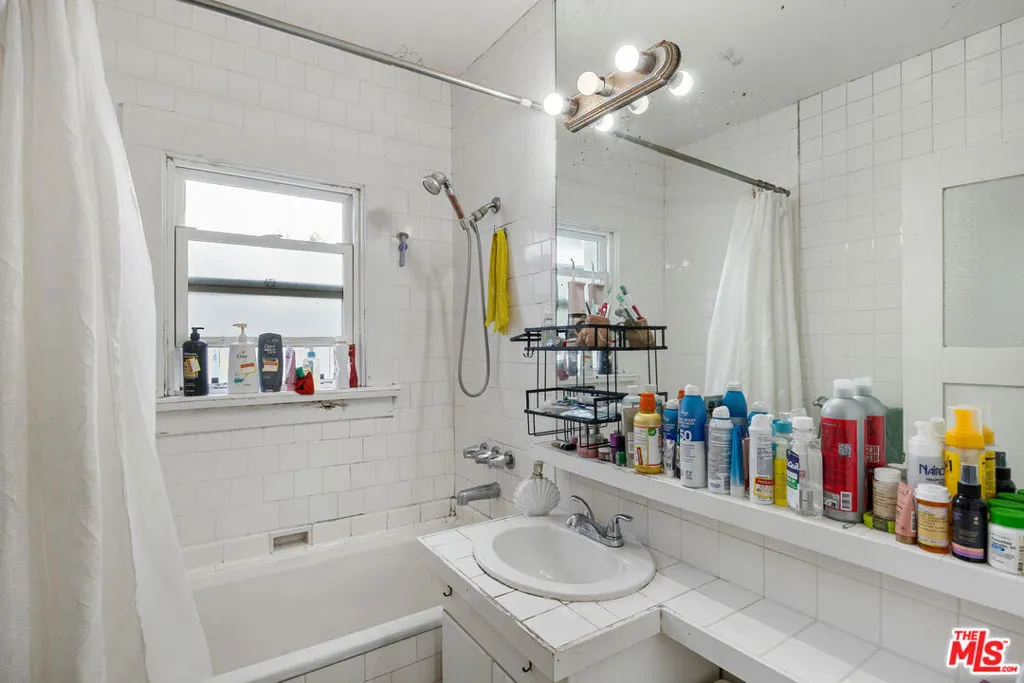 Venice, California 90291, United States, 4 Bedrooms Bedrooms, ,4 BathroomsBathrooms,Residential,Active,248668