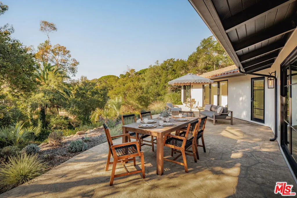 Santa Barbara, California 93108, United States, 3 Bedrooms Bedrooms, ,3 BathroomsBathrooms,Residential,Active,240986