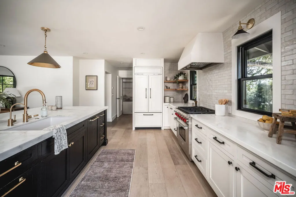 Santa Barbara, California 93108, United States, 3 Bedrooms Bedrooms, ,3 BathroomsBathrooms,Residential,Active,240986