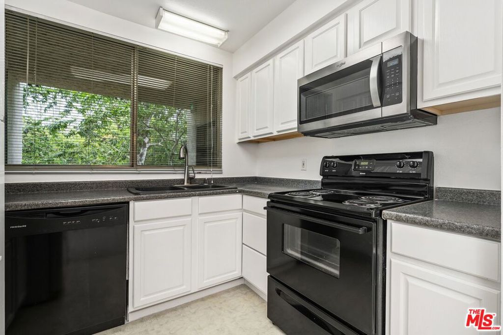 1211 Raintree Circle