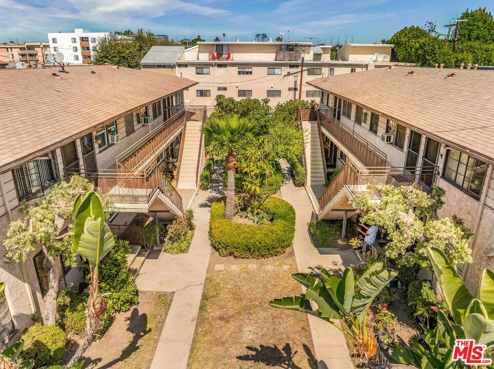 Properties 1 11061 Venice Boulevard