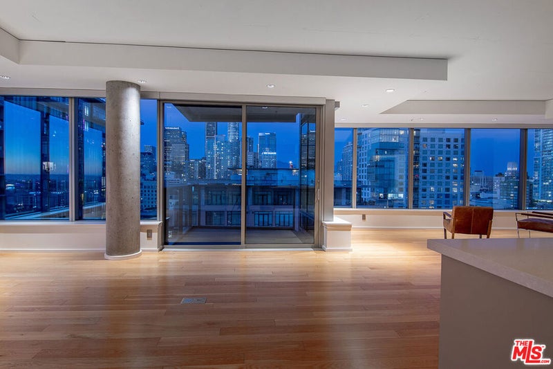 1155 S Grand Avenue 1511
