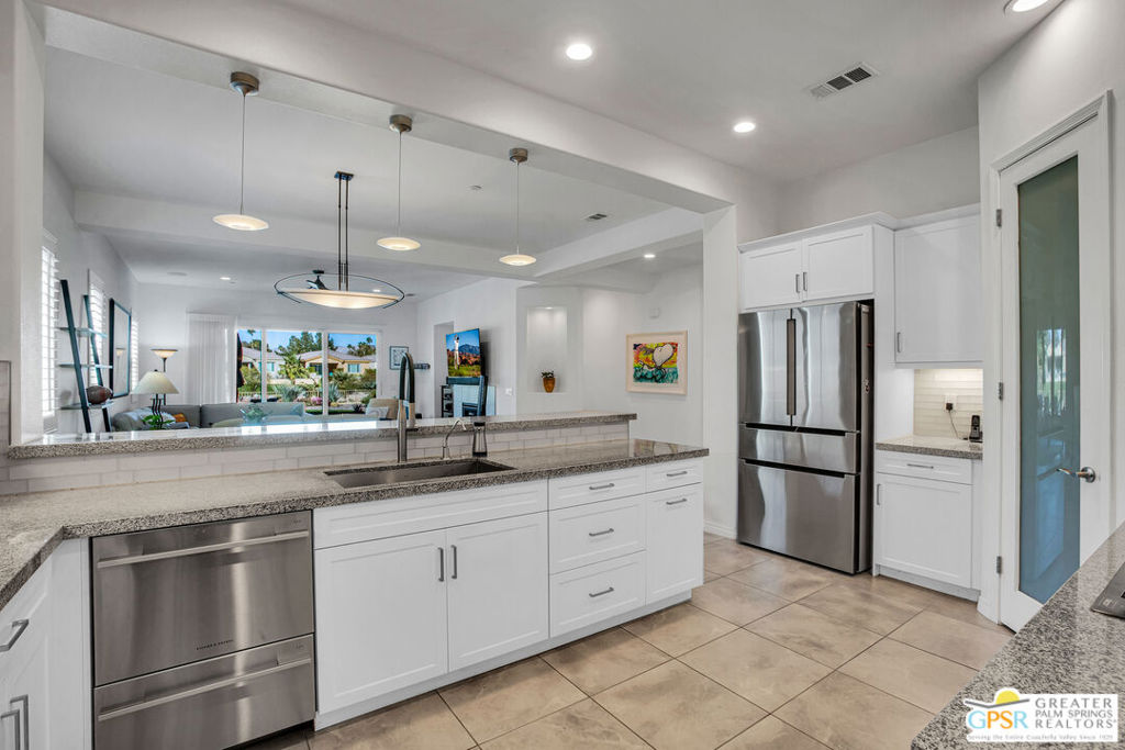 67384 Zuni Court