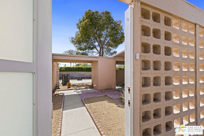 889 E Janet Circle