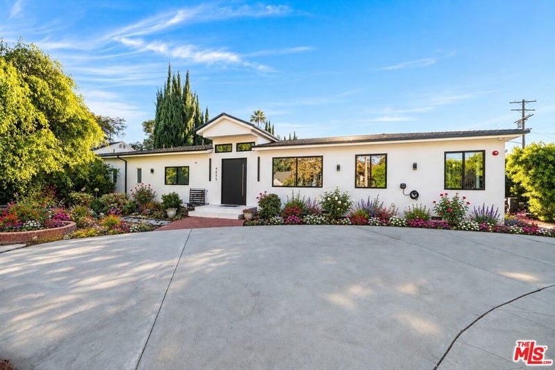 4555 Forman Avenue