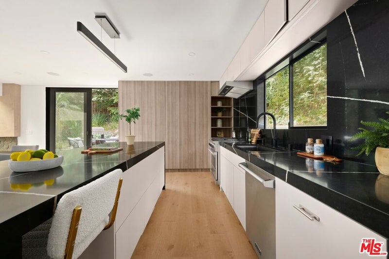 1561 Clear View Drive