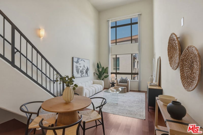 100 S Alameda Street 401
