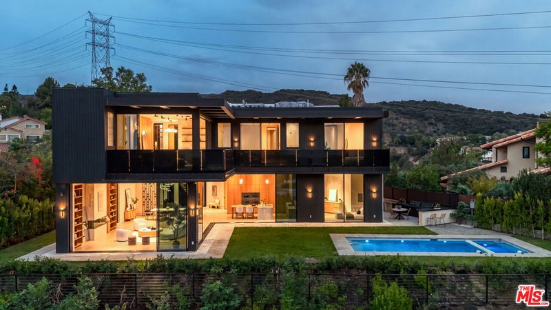 3801 Vista Linda Drive