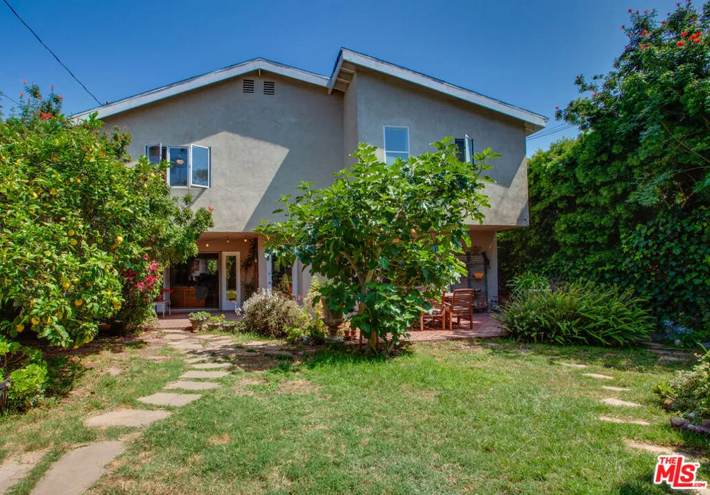 Los Angeles, California 90066, United States, 4 Bedrooms Bedrooms, ,3 BathroomsBathrooms,Residential,Active,150287