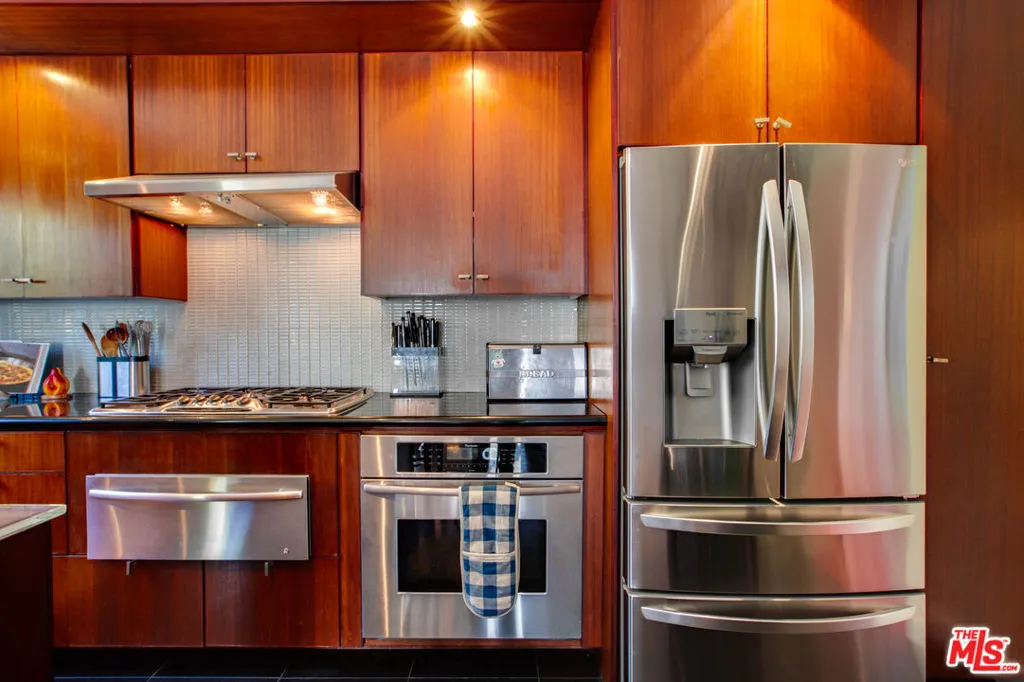 Los Angeles, California 90066, United States, 4 Bedrooms Bedrooms, ,3 BathroomsBathrooms,Residential,Active,150287