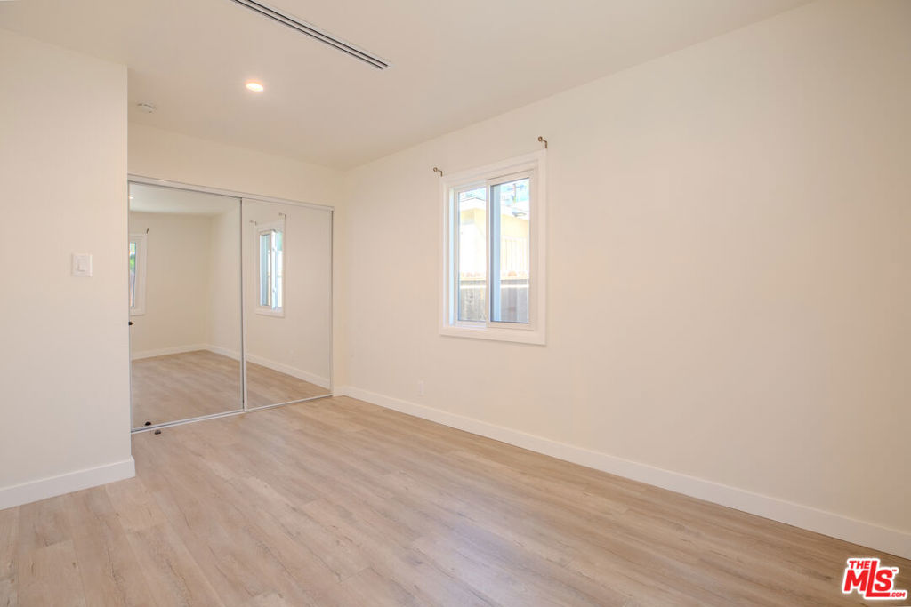 9810 Hillhaven Avenue