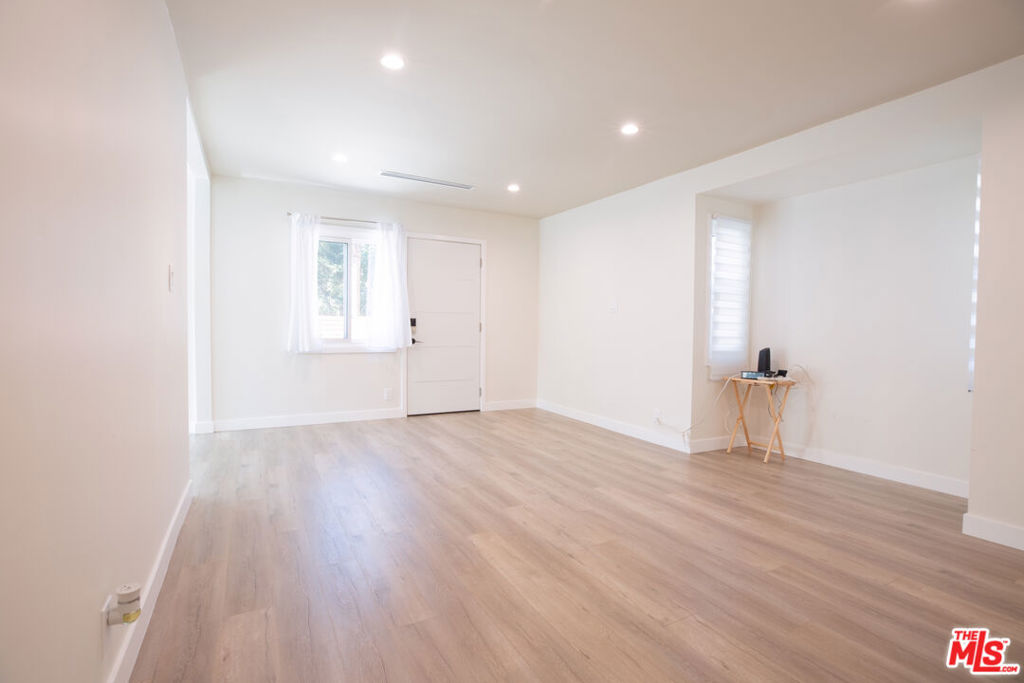 9810 Hillhaven Avenue