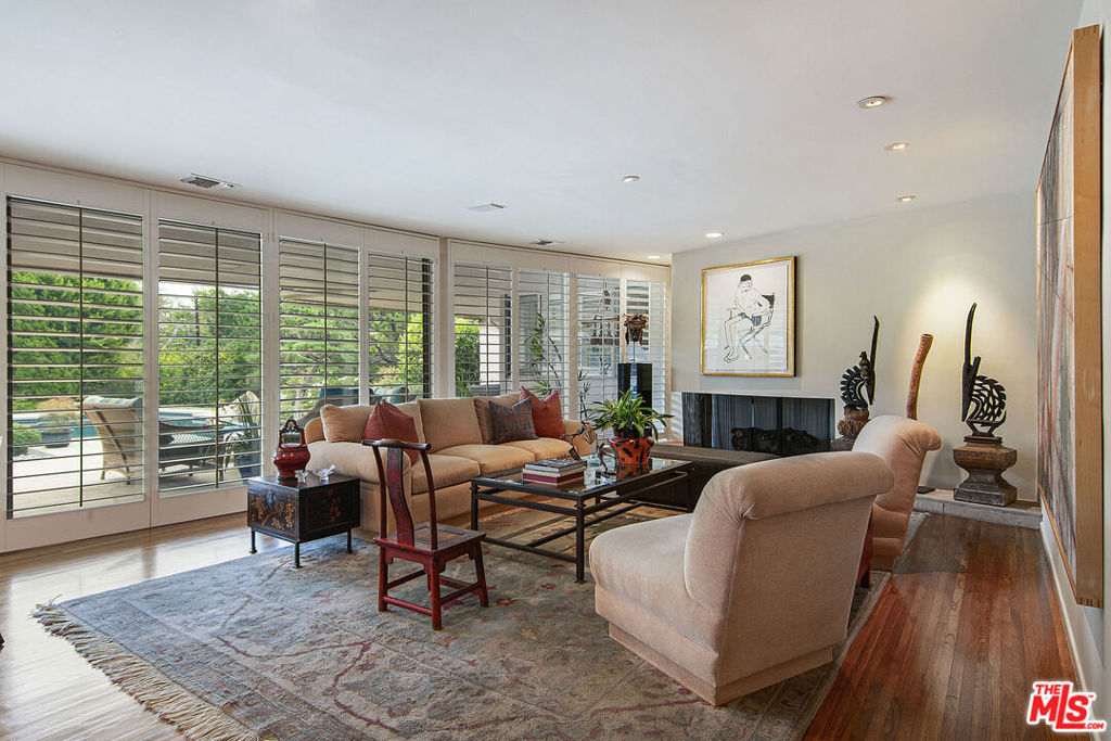 634 N Sierra Drive