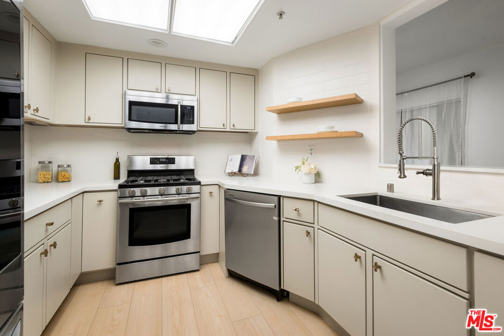 861 S Windsor Boulevard 103