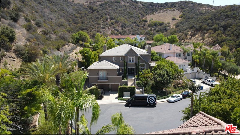 16821 Via La Costa