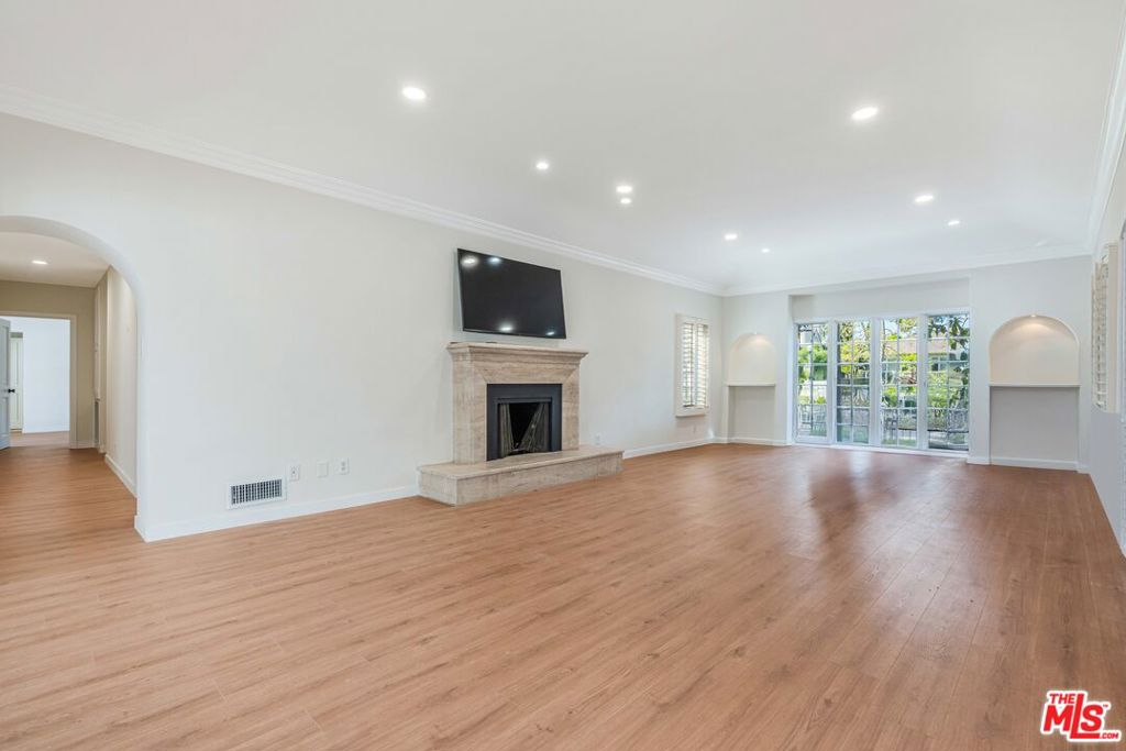 426 Georgina Avenue