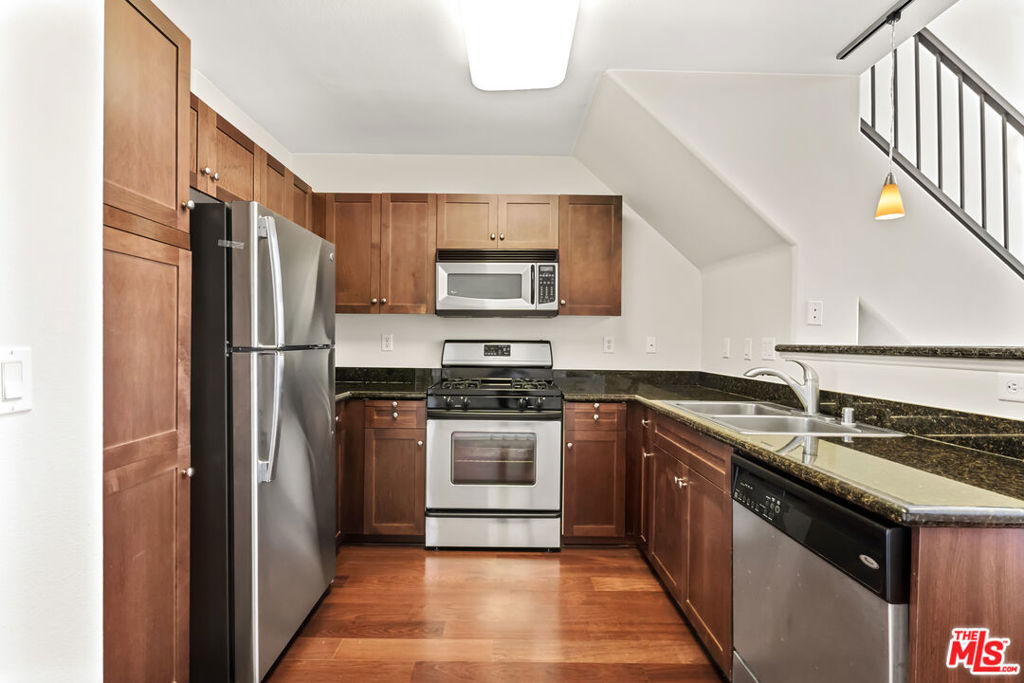 100 S Alameda Street 418