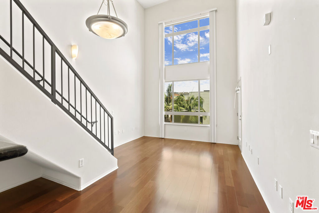 100 S Alameda Street 418