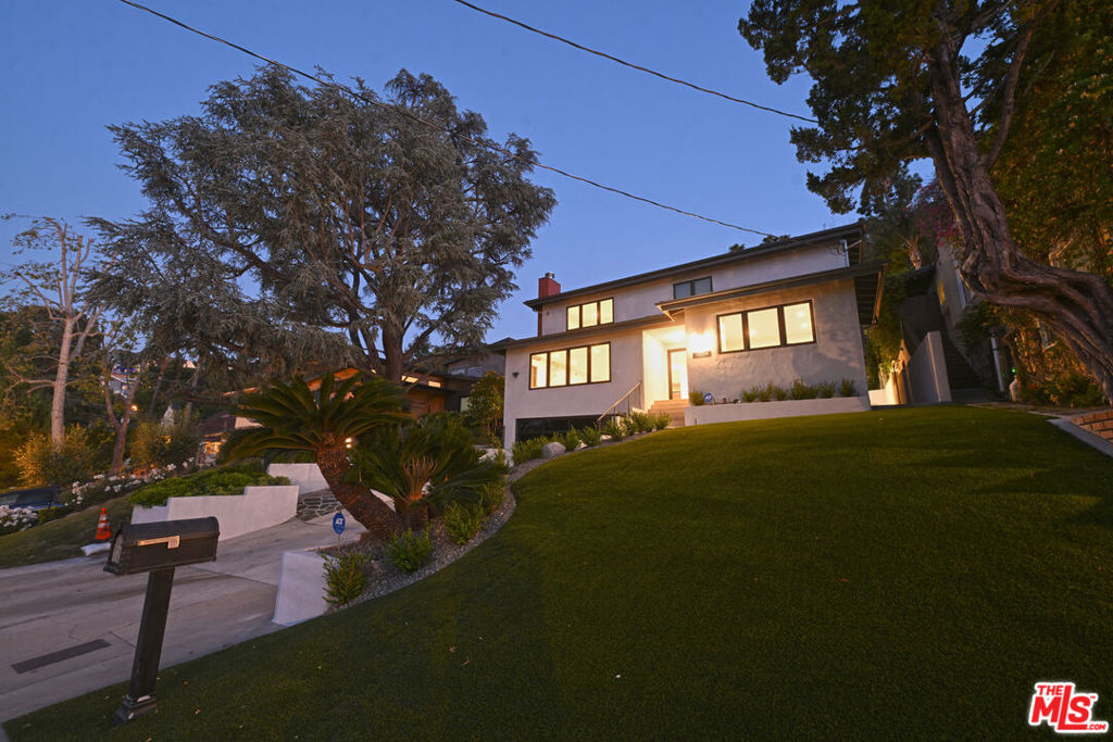 15204 Valley Vista Boulevard