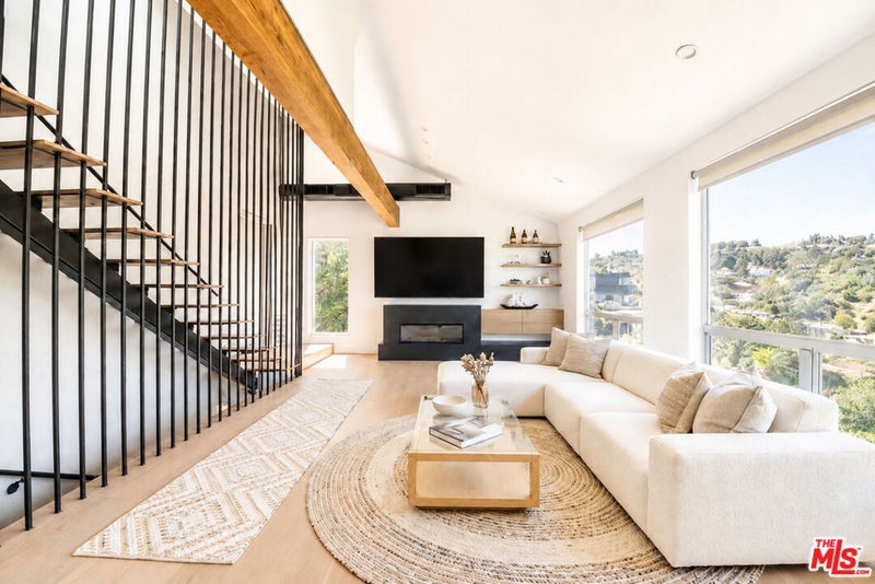 3761 Glenridge Drive