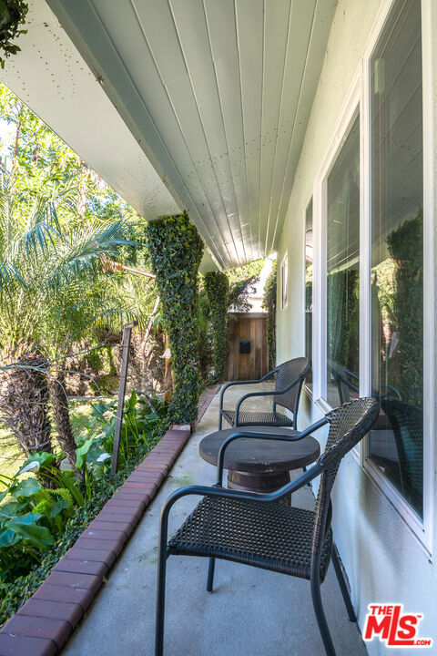 10530 Moorpark Street